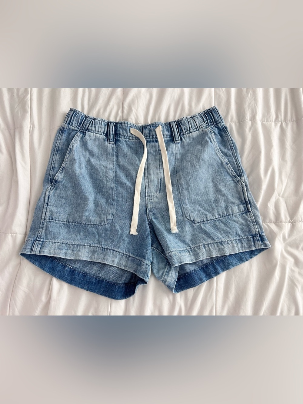 GAP Light Blue Denim Drawstring Women's Shorts Size Medium